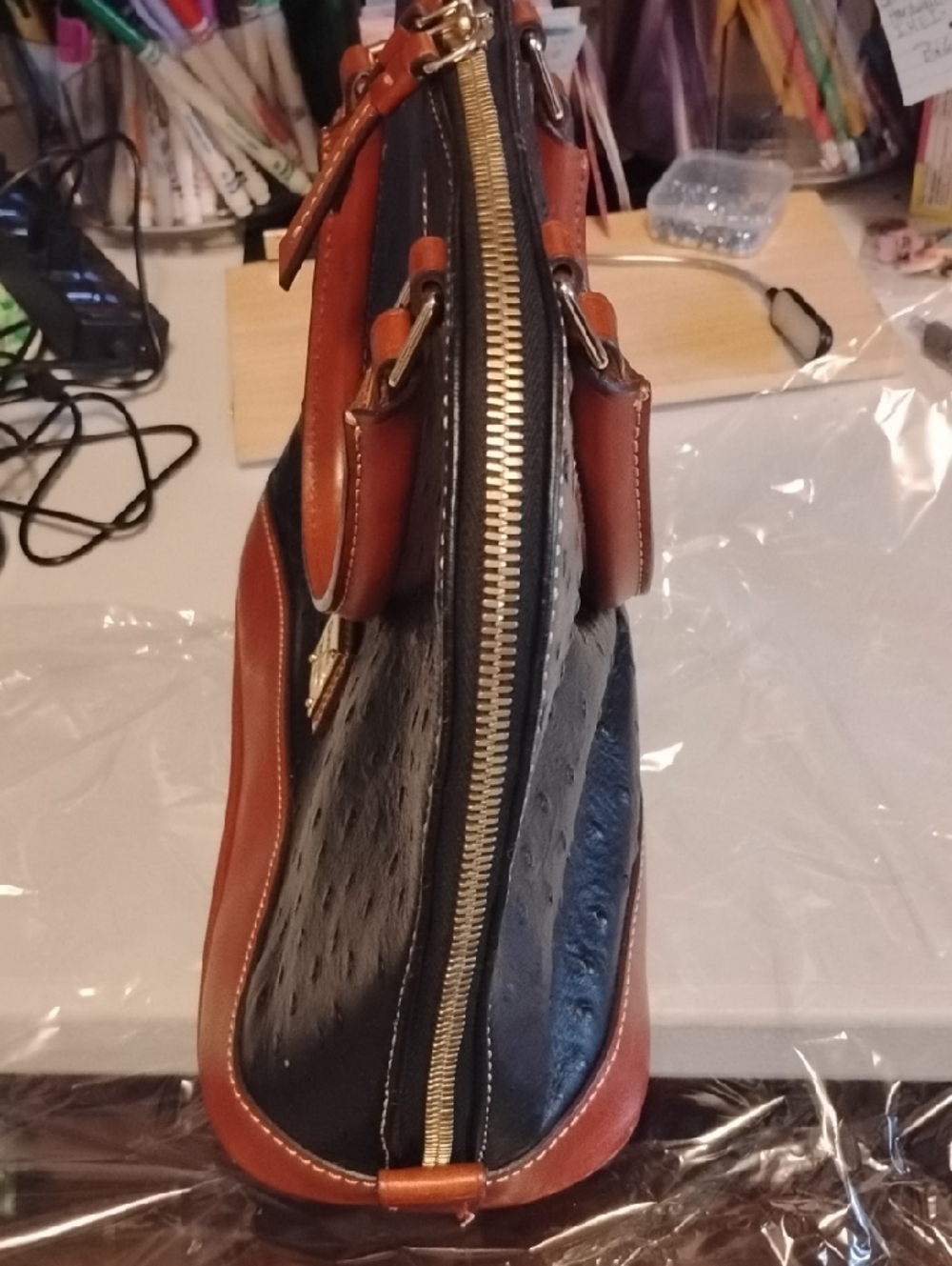 E-121 DOONEY&BOURKE OSTRITCH ZIP ZIP SATCHEL W/MATCHING WALLET - Picture 8 of 16